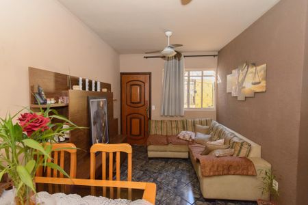 Sala de apartamento para alugar com 2 quartos, 50m² em Califórnia, Belo Horizonte