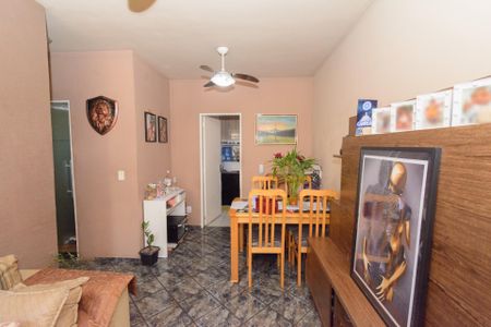 Sala de apartamento para alugar com 2 quartos, 50m² em Califórnia, Belo Horizonte