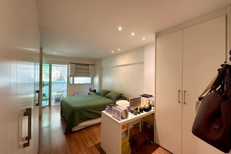 Apartamento à venda com 156m², 3 quartos e 2 vagas Apartamento à venda com 156m², 3 quartos e 2 vagasSuite 2