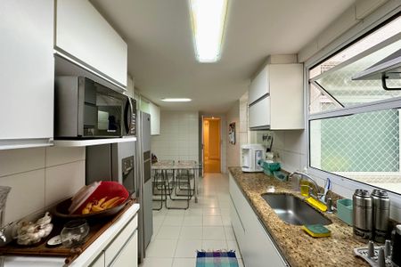 Apartamento à venda com 156m², 3 quartos e 2 vagas Apartamento à venda com 156m², 3 quartos e 2 vagasCozinha