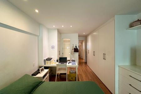 Apartamento à venda com 156m², 3 quartos e 2 vagas Apartamento à venda com 156m², 3 quartos e 2 vagasSuite 2