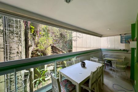 Varanda de apartamento à venda com 3 quartos, 156m² em Laranjeiras, Rio de Janeiro