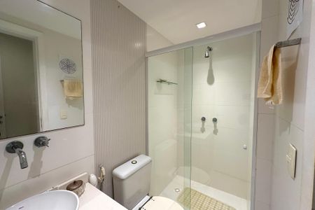 Apartamento à venda com 156m², 3 quartos e 2 vagas Apartamento à venda com 156m², 3 quartos e 2 vagasBanheiro Suite 1