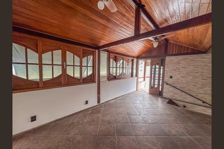 Apartamento à venda com 169m², 3 quartos e 1 vaga Apartamento à venda com 169m², 3 quartos e 1 vagaCobertura