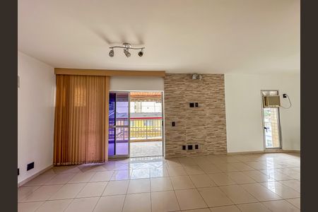 Apartamento à venda com 169m², 3 quartos e 1 vaga Apartamento à venda com 169m², 3 quartos e 1 vagaSala