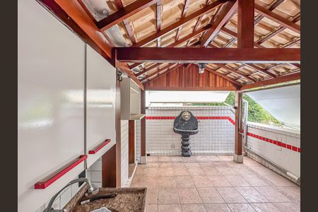 Apartamento à venda com 169m², 3 quartos e 1 vaga Apartamento à venda com 169m², 3 quartos e 1 vagaCobertura