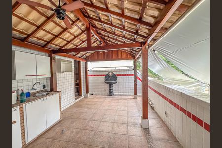 Apartamento à venda com 169m², 3 quartos e 1 vaga Apartamento à venda com 169m², 3 quartos e 1 vagaCobertura