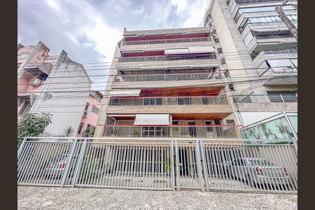 Apartamento à venda com 169m², 3 quartos e 1 vaga Apartamento à venda com 169m², 3 quartos e 1 vagaFachada