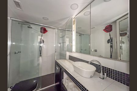 Apartamento à venda com 169m², 3 quartos e 1 vaga Apartamento à venda com 169m², 3 quartos e 1 vagaBanheiro da Suíte 1