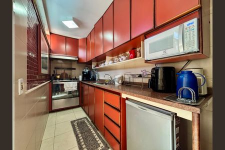 Apartamento à venda com 161m², 4 quartos e 2 vagasCozinha