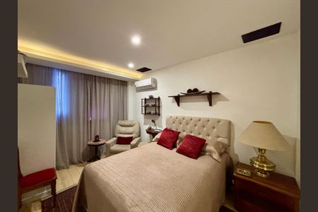 Apartamento à venda com 161m², 4 quartos e 2 vagasSuíte 1