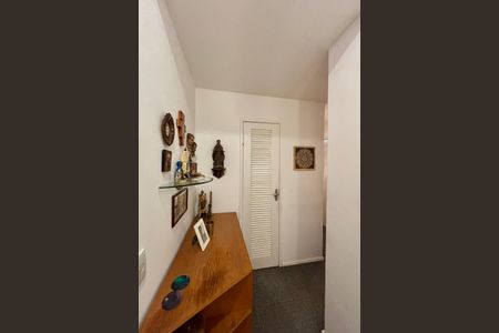 Apartamento à venda com 161m², 4 quartos e 2 vagasCorredor