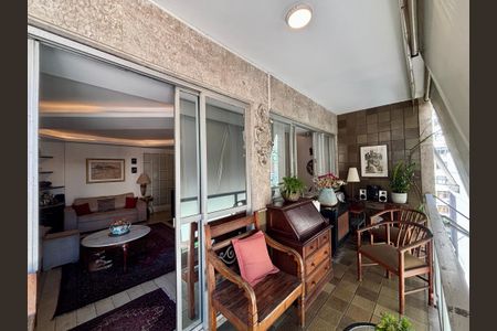 Apartamento à venda com 161m², 4 quartos e 2 vagasVaranda da sala