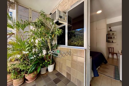 Apartamento à venda com 161m², 4 quartos e 2 vagasQuarto 1 - varanda