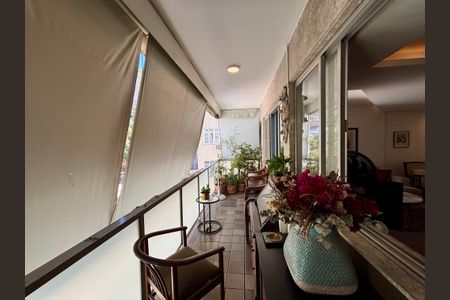 Apartamento à venda com 161m², 4 quartos e 2 vagasVaranda da sala