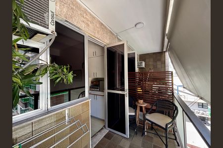 Apartamento à venda com 161m², 4 quartos e 2 vagasQuarto 1 - varanda