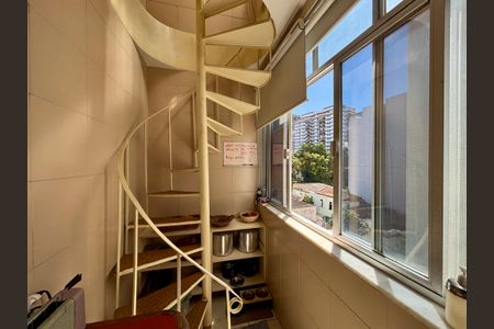 Apartamento à venda com 161m², 4 quartos e 2 vagasCozinha