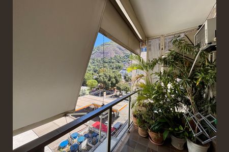 Apartamento à venda com 161m², 4 quartos e 2 vagasQuarto 1 - varanda