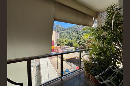 Apartamento à venda com 161m², 4 quartos e 2 vagasQuarto 1 - varanda