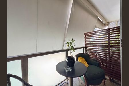 Apartamento à venda com 161m², 4 quartos e 2 vagasQuarto 2 - varanda