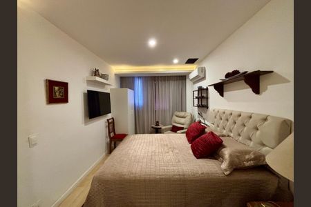 Apartamento à venda com 161m², 4 quartos e 2 vagasSuíte 1