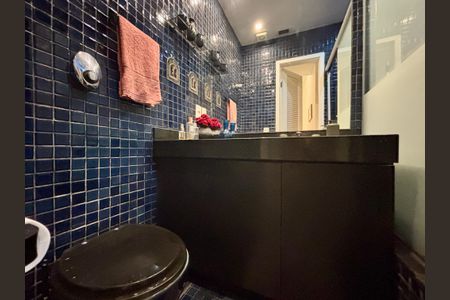 Apartamento à venda com 161m², 4 quartos e 2 vagasBanheiro social