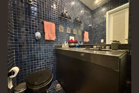 Apartamento à venda com 161m², 4 quartos e 2 vagasBanheiro social