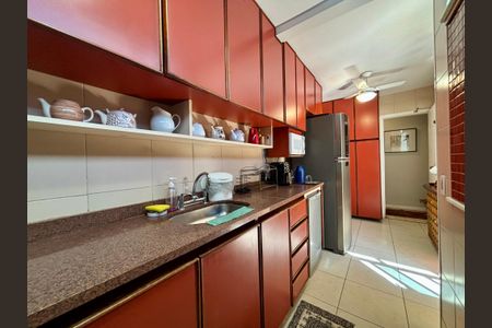 Apartamento à venda com 161m², 4 quartos e 2 vagasCozinha