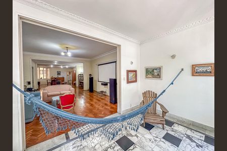 Apartamento à venda com 245m², 4 quartos e 1 vaga Apartamento à venda com 245m², 4 quartos e 1 vagaVaranda