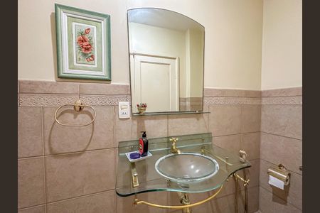 Apartamento à venda com 245m², 4 quartos e 1 vaga Apartamento à venda com 245m², 4 quartos e 1 vagaLavabo