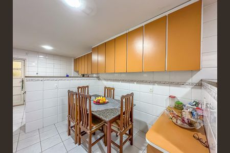 Apartamento à venda com 245m², 4 quartos e 1 vaga Apartamento à venda com 245m², 4 quartos e 1 vagaCozinha
