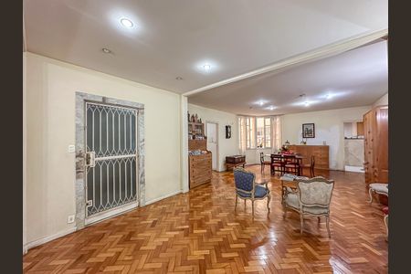 Apartamento à venda com 245m², 4 quartos e 1 vaga Apartamento à venda com 245m², 4 quartos e 1 vagaSala