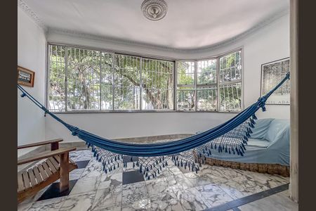 Apartamento à venda com 245m², 4 quartos e 1 vaga Apartamento à venda com 245m², 4 quartos e 1 vagaVaranda