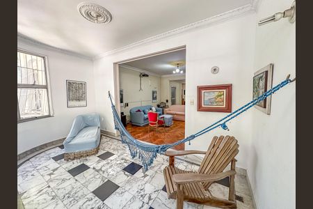 Apartamento à venda com 245m², 4 quartos e 1 vaga Apartamento à venda com 245m², 4 quartos e 1 vagaVaranda