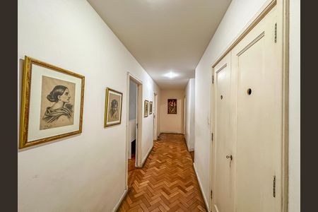 Apartamento à venda com 245m², 4 quartos e 1 vaga Apartamento à venda com 245m², 4 quartos e 1 vagaCorredor