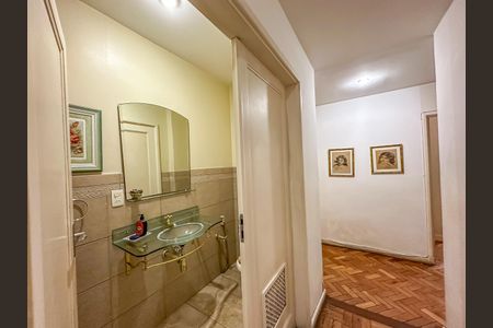 Apartamento à venda com 245m², 4 quartos e 1 vaga Apartamento à venda com 245m², 4 quartos e 1 vagaLavabo