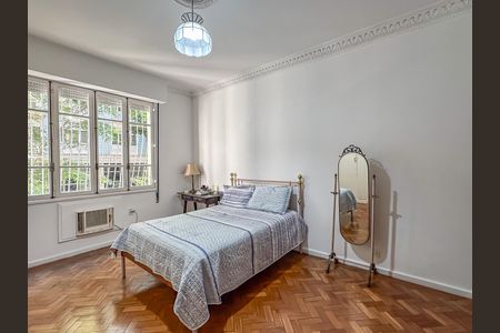 Apartamento à venda com 245m², 4 quartos e 1 vaga Apartamento à venda com 245m², 4 quartos e 1 vagaSuíte