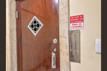 Apartamento à venda com 245m², 4 quartos e 1 vaga Apartamento à venda com 245m², 4 quartos e 1 vagaÁrea comum