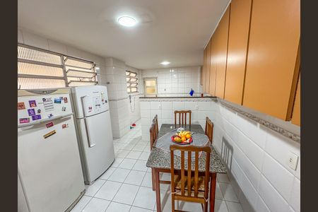 Apartamento à venda com 245m², 4 quartos e 1 vaga Apartamento à venda com 245m², 4 quartos e 1 vagaCozinha