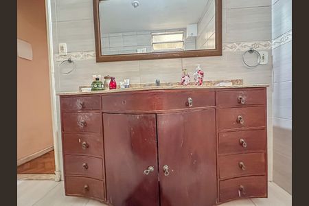 Apartamento à venda com 245m², 4 quartos e 1 vaga Apartamento à venda com 245m², 4 quartos e 1 vagaBanheiro da Suíte