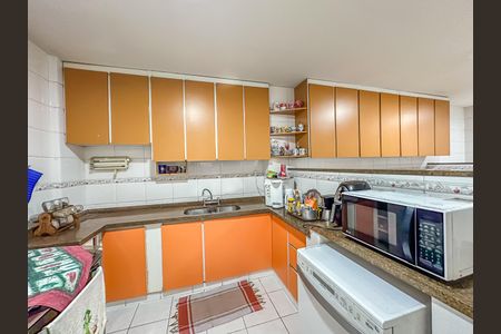 Apartamento à venda com 245m², 4 quartos e 1 vaga Apartamento à venda com 245m², 4 quartos e 1 vagaCozinha