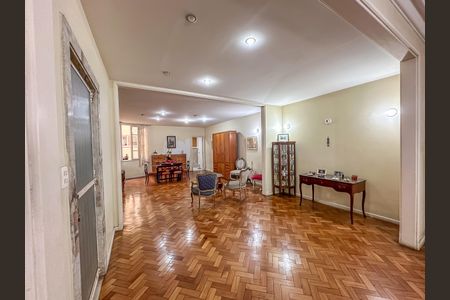 Apartamento à venda com 245m², 4 quartos e 1 vaga Apartamento à venda com 245m², 4 quartos e 1 vagaSala