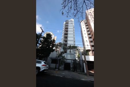 Apartamento à venda com 200m², 3 quartos e 3 vagasFachada