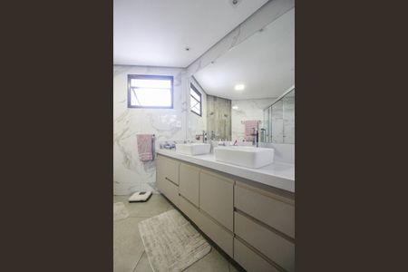 Apartamento à venda com 200m², 3 quartos e 3 vagasBanheiro da Suíte 3