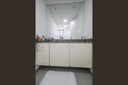 Apartamento à venda com 200m², 3 quartos e 3 vagasBanheiro da Suíte 1