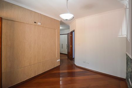 Casa à venda com 250m², 3 quartos e 5 vagas Casa à venda com 250m², 3 quartos e 5 vagasQuarto Suíte