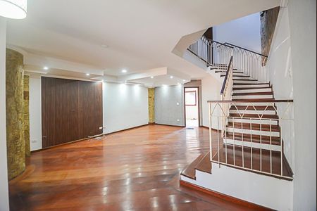 Casa à venda com 250m², 3 quartos e 5 vagas Casa à venda com 250m², 3 quartos e 5 vagasSala