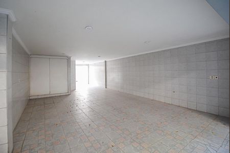 Casa à venda com 250m², 3 quartos e 5 vagas Casa à venda com 250m², 3 quartos e 5 vagasGaragem