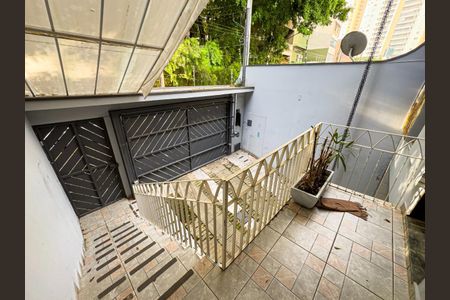 Casa à venda com 250m², 3 quartos e 5 vagasFoto 01