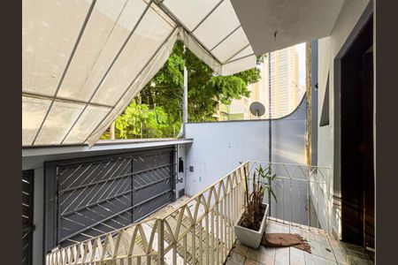 Casa à venda com 250m², 3 quartos e 5 vagasFoto 01